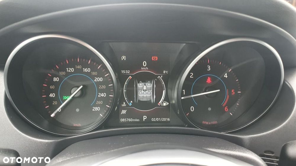 Jaguar XE 2.0 D AWD R-Sport - 16