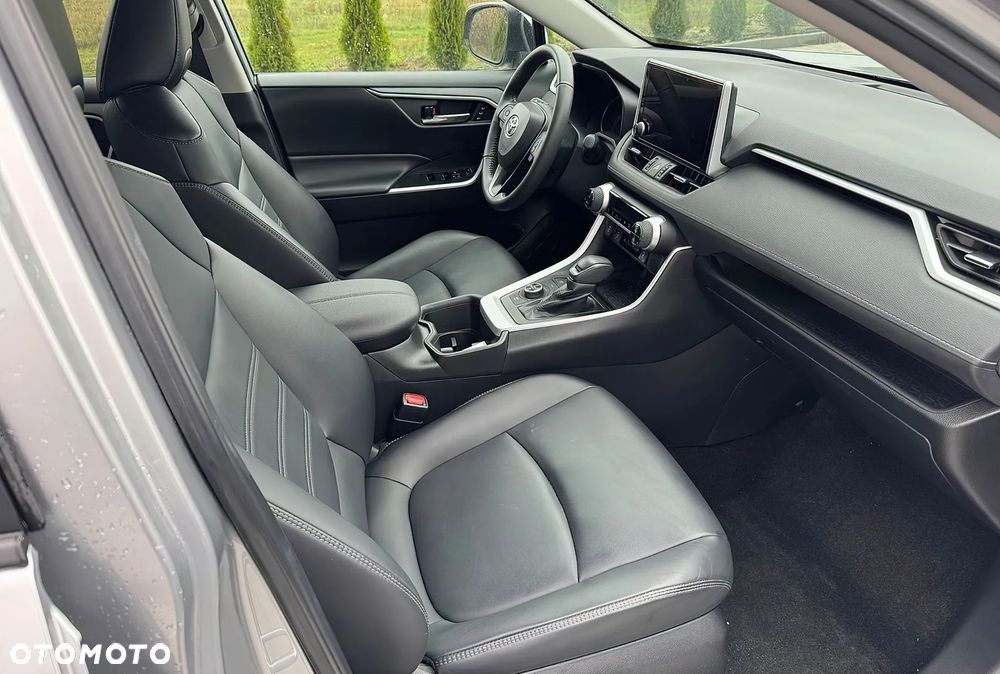 Toyota RAV4 - 8