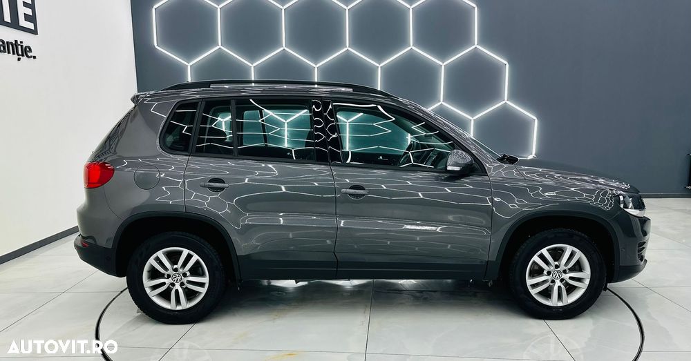 Volkswagen Tiguan 2.0 TDI DPF BlueMotion Technology Trend & Fun - 32