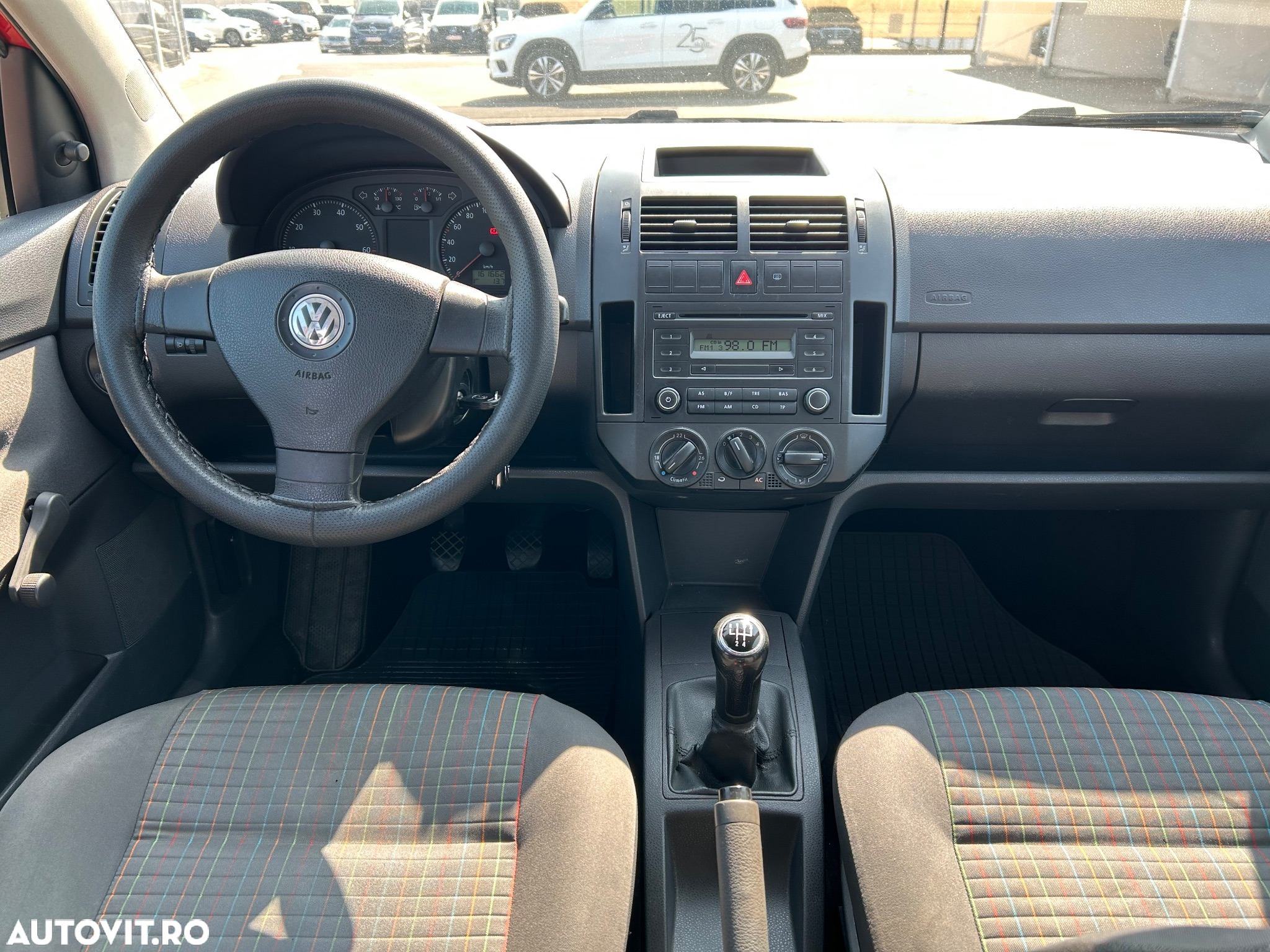 Volkswagen Polo 1.2 Attractive - 8