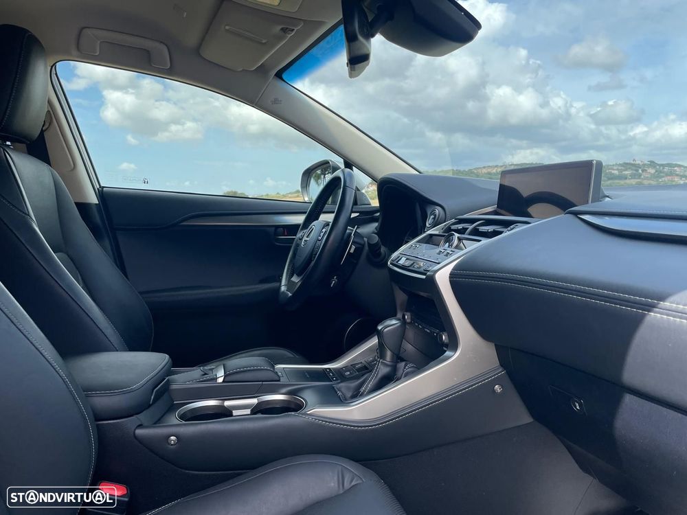 Lexus NX 300h Executive+ - 12