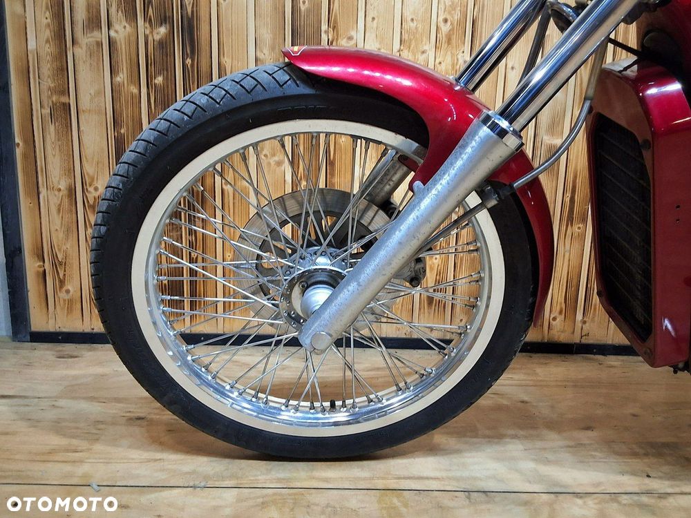 Suzuki Intruder - 12