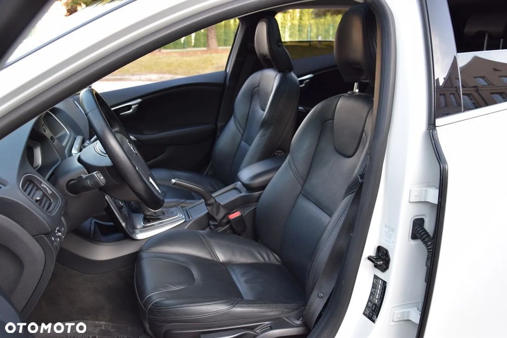 Volvo V40 D3 Geartronic Summum - 16