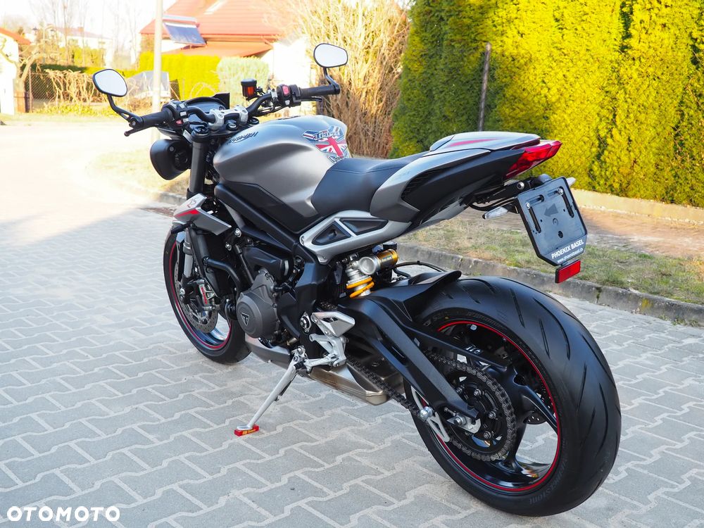 Triumph Street Triple - 10