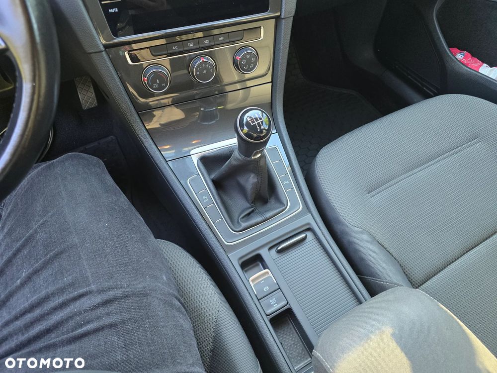 Volkswagen Golf VII 1.6 TDI BMT Comfortline - 33