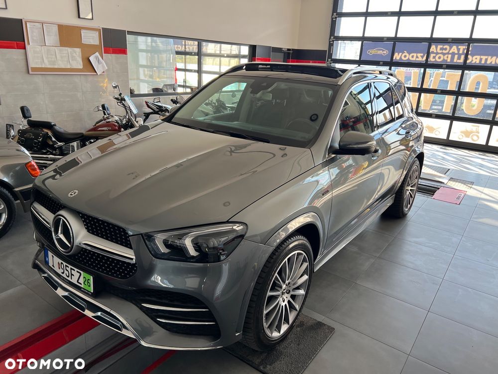 Mercedes-Benz GLE 300 d 4Matic 9G-TRONIC AMG Line - 2