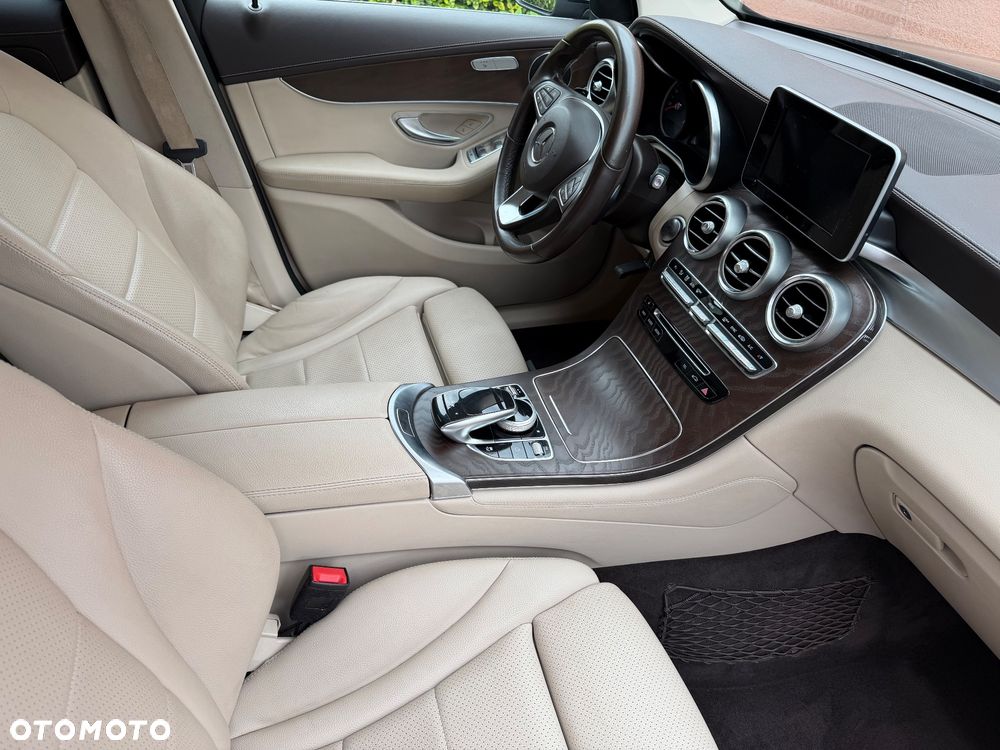 Mercedes-Benz GLC 250 4-Matic - 4