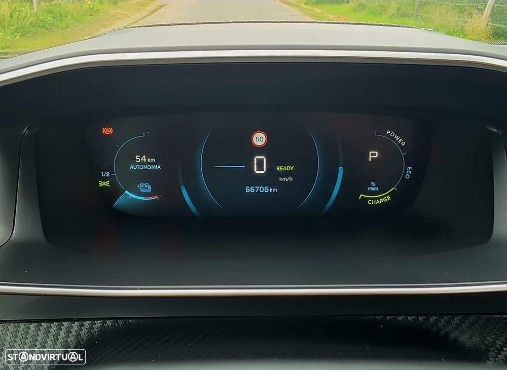 Peugeot e-2008 GT - 11