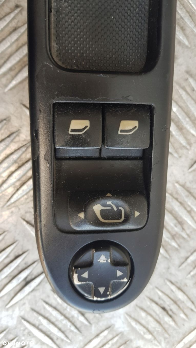 PEUGEOT 207 PRZEŁĄCZNIK SZYB LEWY PRZÓD 96642446xt - 4