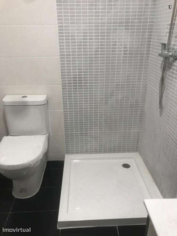Quarto - localizado em Cedofeita Porto - Grande imagem: 2/12