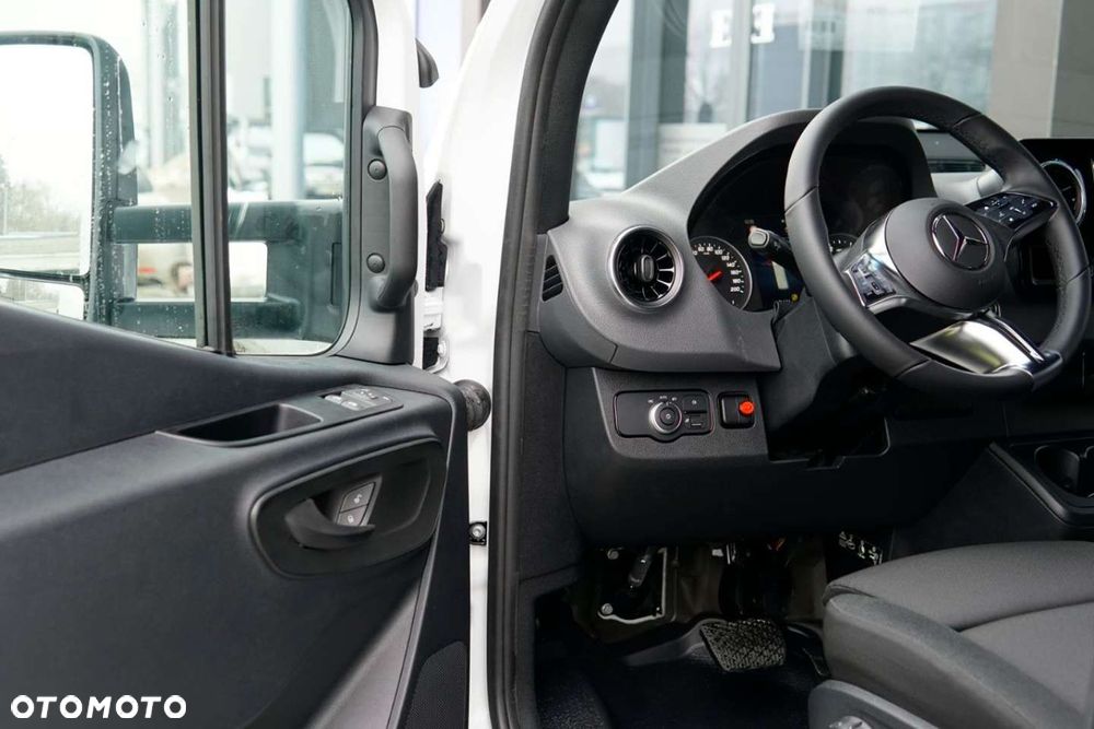 Mercedes-Benz Sprinter - 8