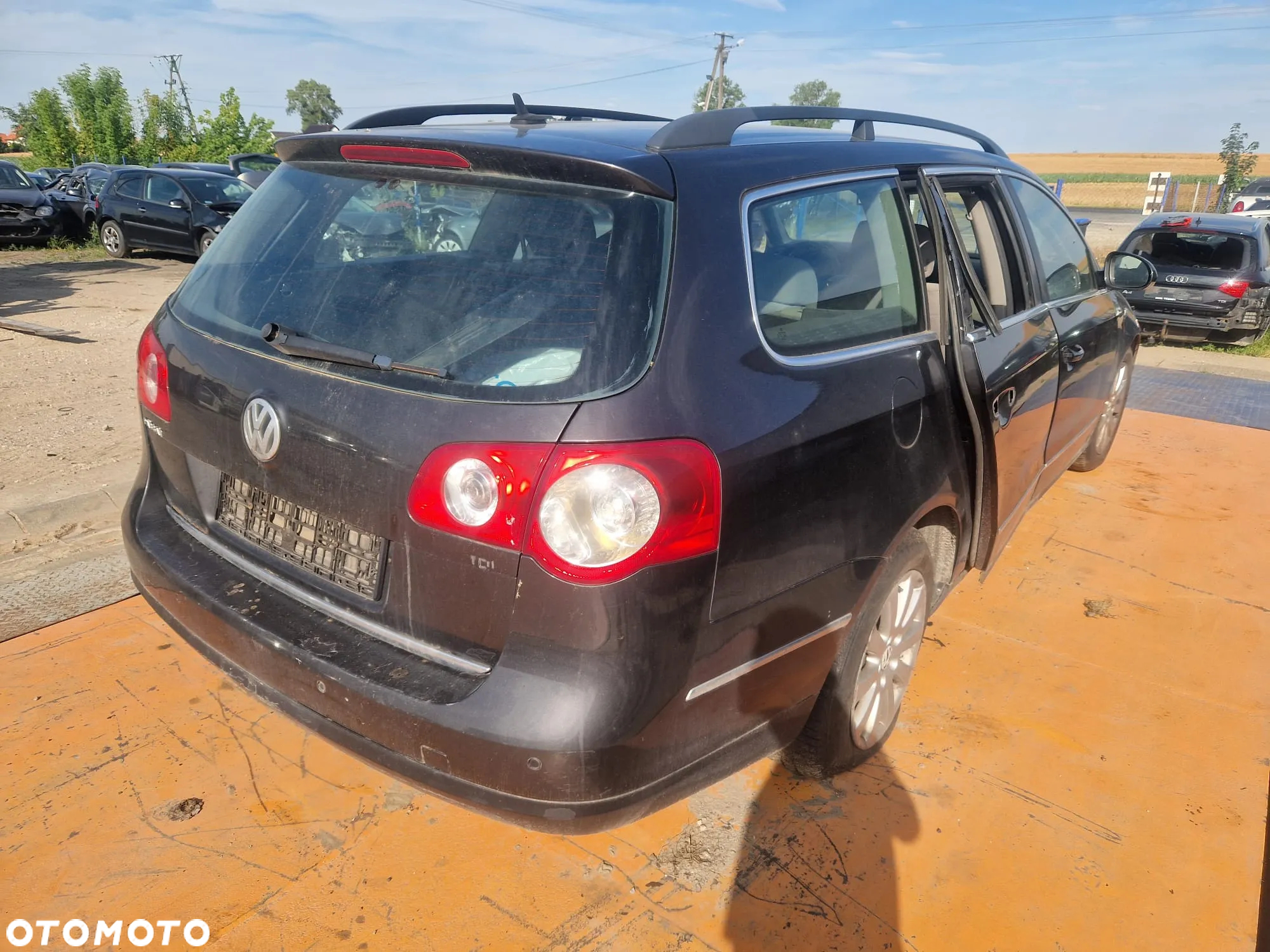 Volkswagen PASSAT B6 KOMBI 05-09 Silnik 2.0 TDI BMM 140KM/103kW LC8Z na części drzwi klapa zderzak - 3