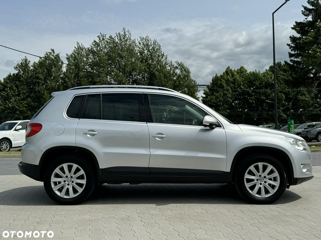 Volkswagen Tiguan - 12