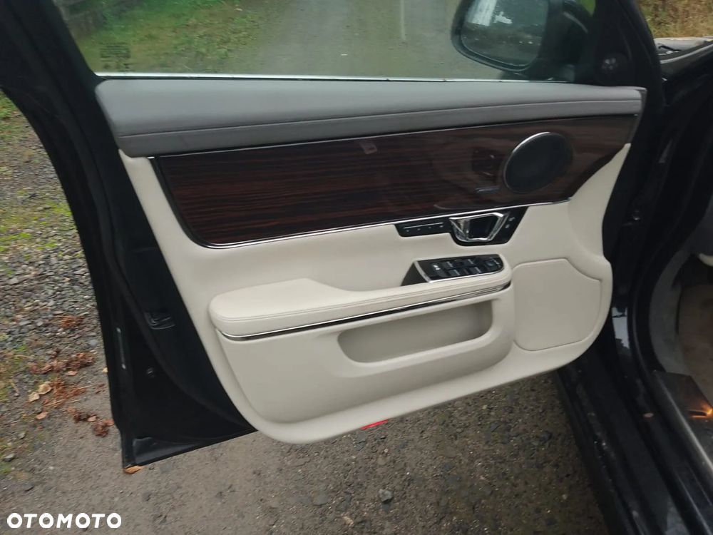 Jaguar XJ 3.0 T AWD R-Sport - 7
