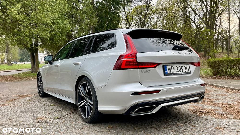 Volvo V60 B3 B R-Design - 5