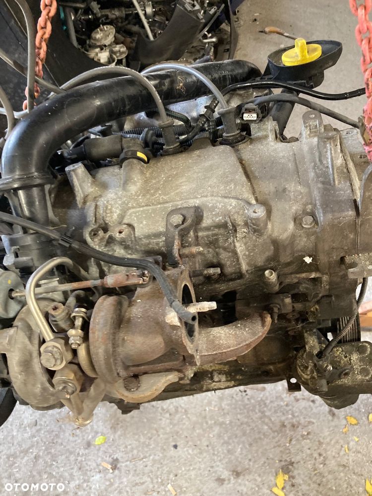 RENAULT CLIO III SILNIK 1.2 TCE D4FH786 - 4