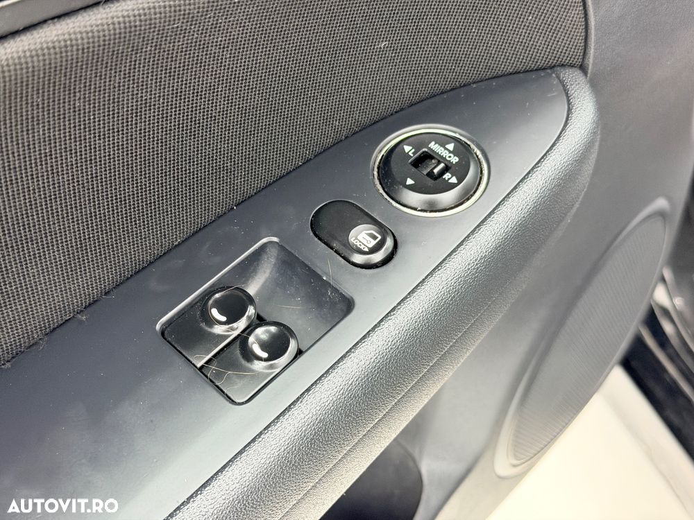 Hyundai i30 1.6 CRDI blue Classic - 10