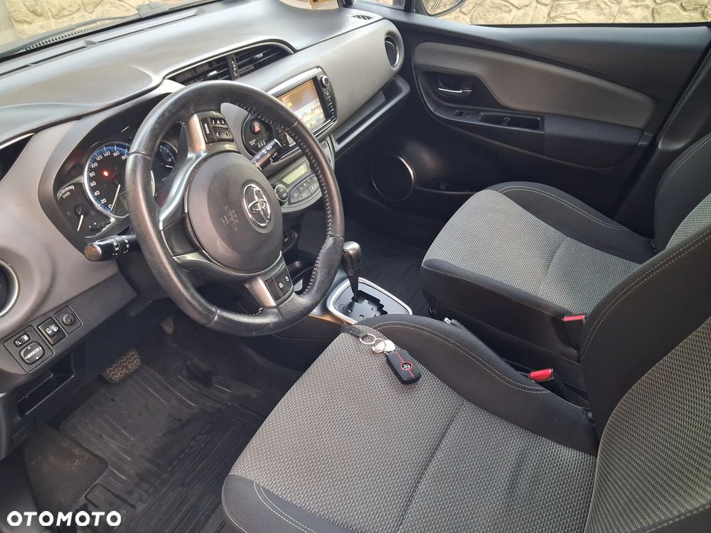 Toyota Yaris Hybrid 100 Active EU6 - 14