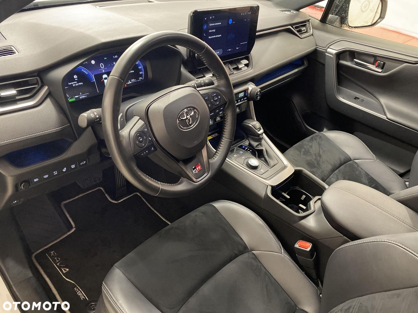 Toyota RAV4 - 10