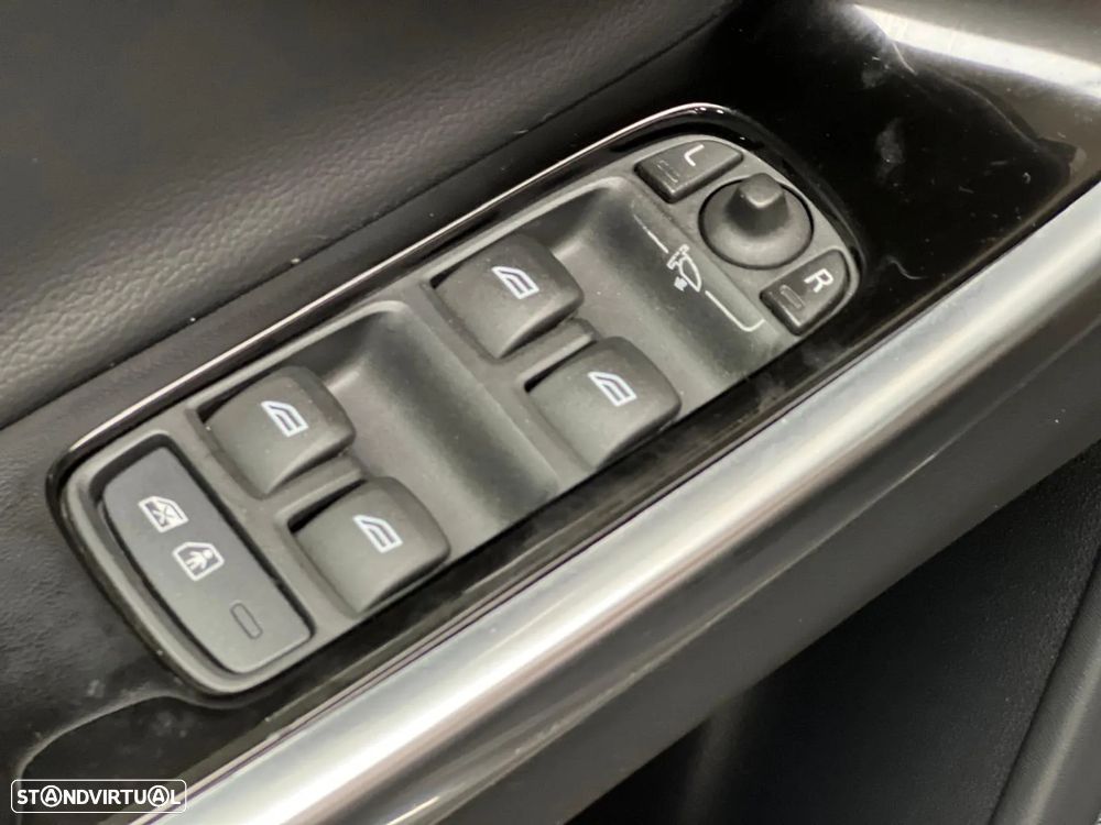 Volvo XC 60 2.0 D4 Inscription - 12