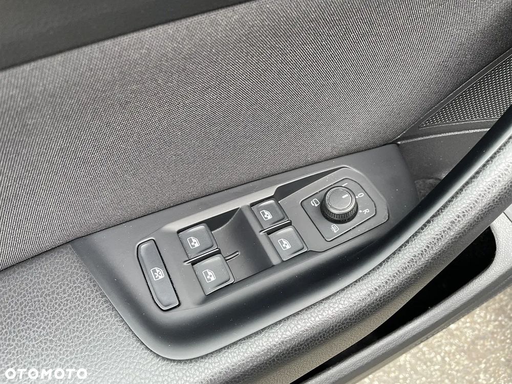 Volkswagen Passat 2.0 TDI EVO Business DSG - 29