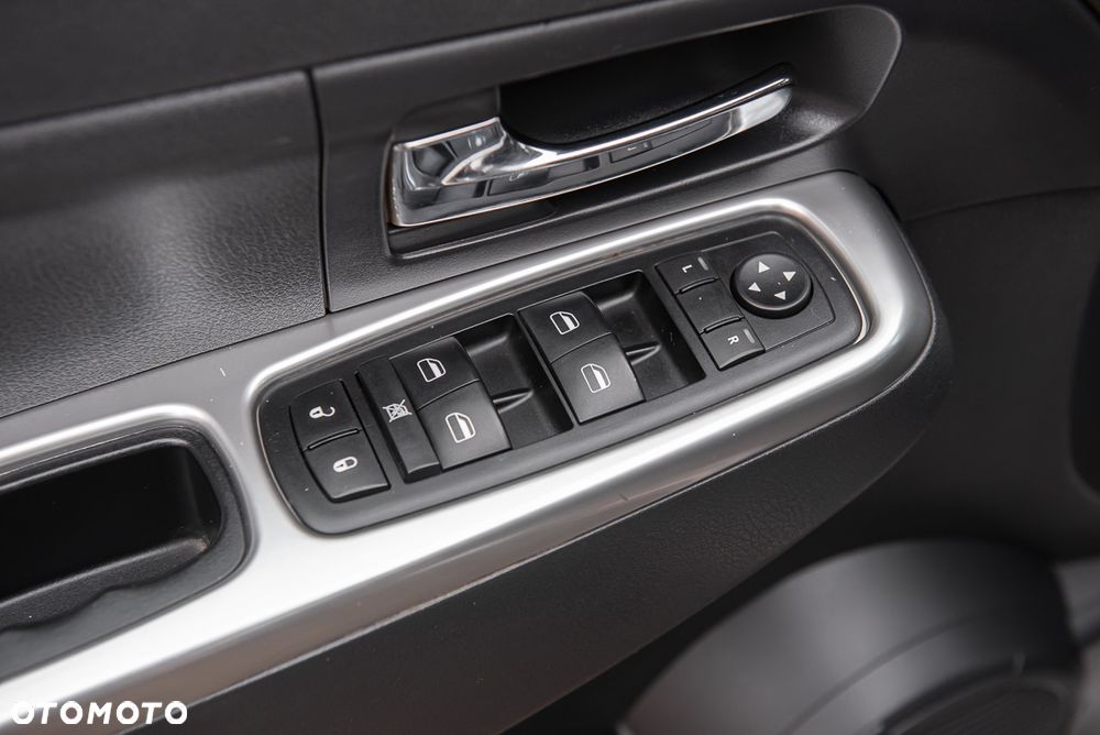 Jeep Cherokee 3.7L Limited - 16