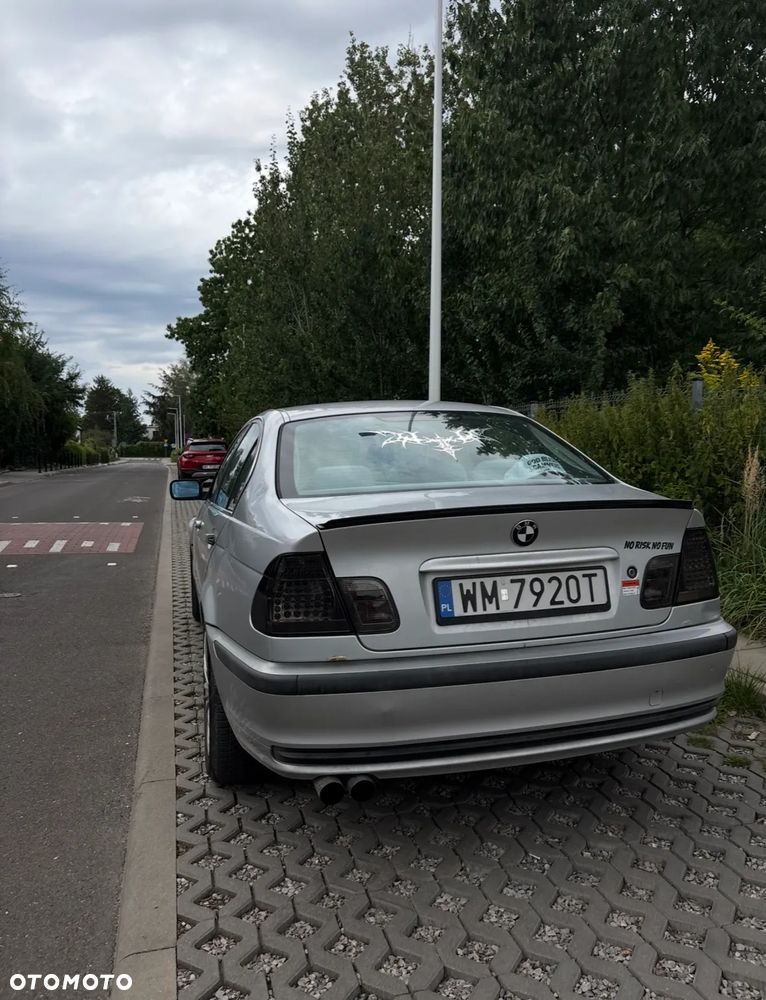 BMW Seria 3 323i - 10