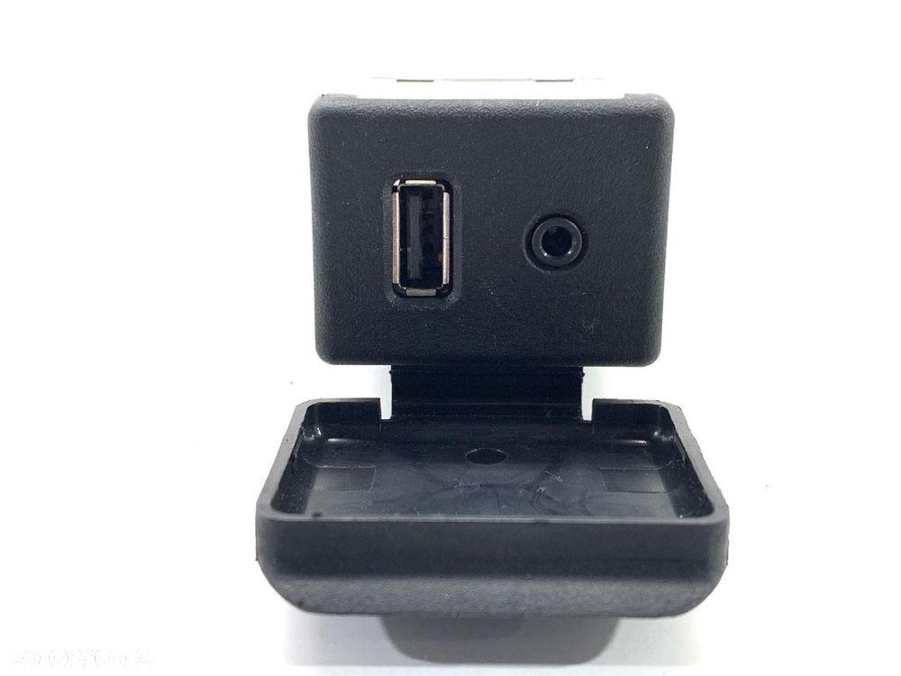 GNIAZDO USB  OPEL MOKKA / MOKKA X (J13) 2012 - 2022 1.7 CDTI (_76) 96 kW [131 KM] olej napędowy - 2