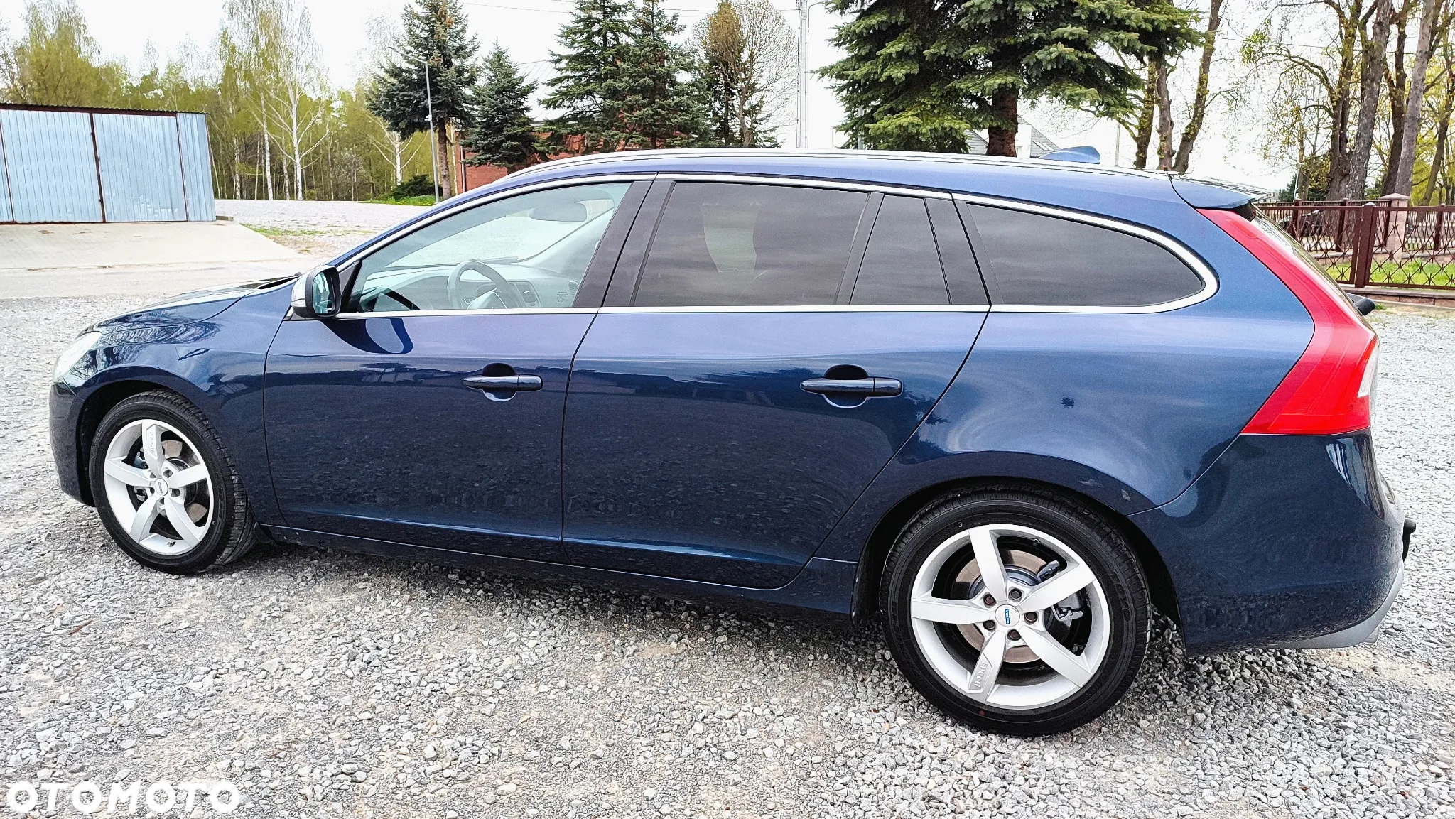 Volvo V60 D3 R-Design - 6