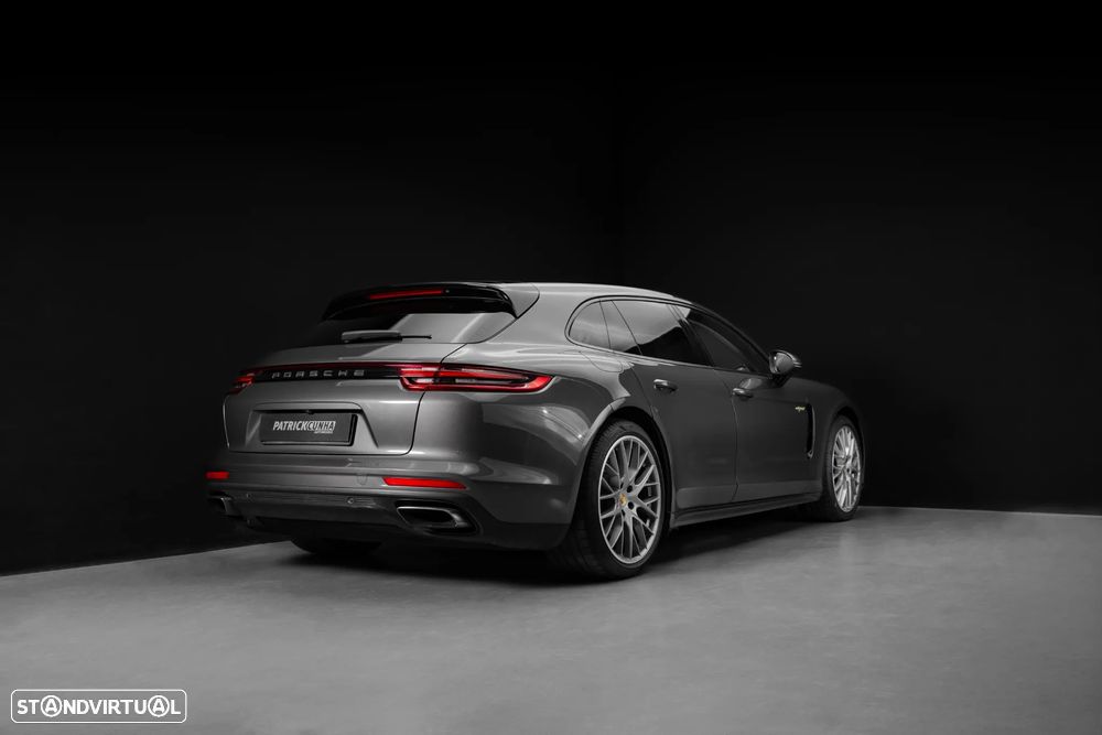 Porsche Panamera Sport Turismo 4 E-Hybrid - 4