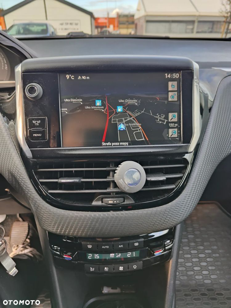 Peugeot 2008 1.6 e-HDi Allure S&S - 11