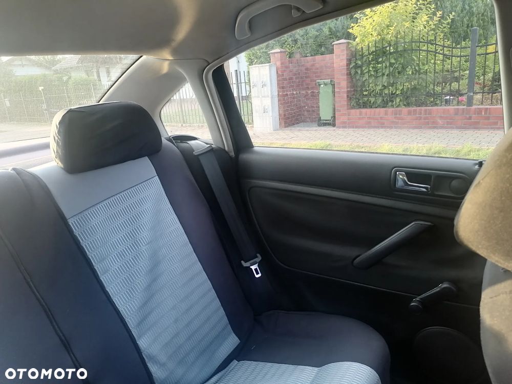 Volkswagen Passat 1.9 TDI - 21
