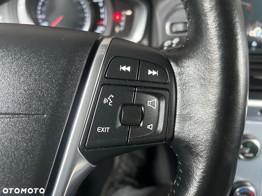 Volvo XC 60 D3 Geartronic Momentum - 38