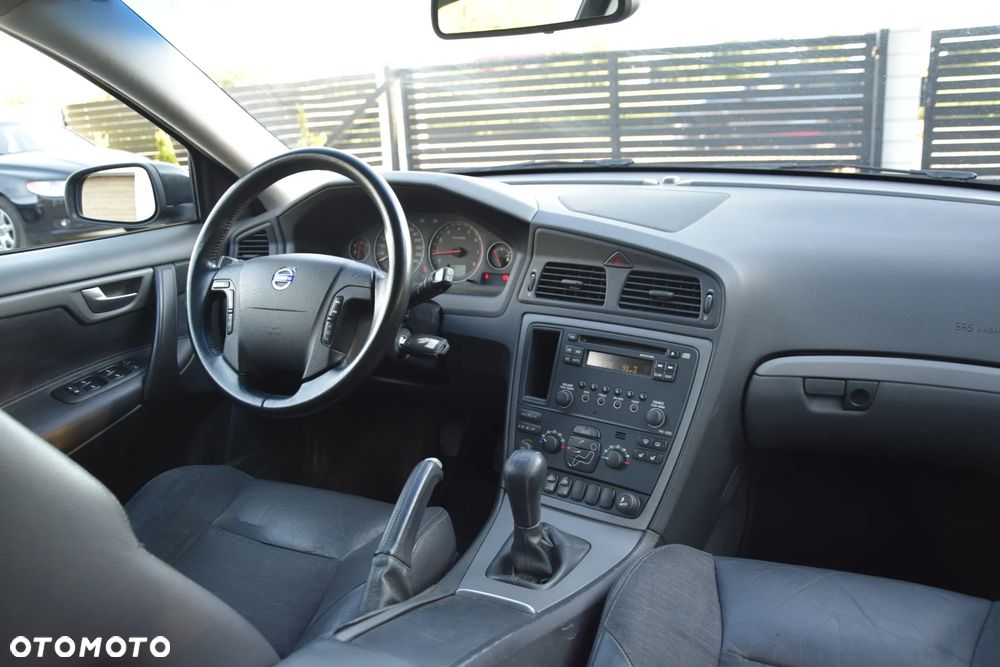 Volvo V70 2.4 Kinetic - 33