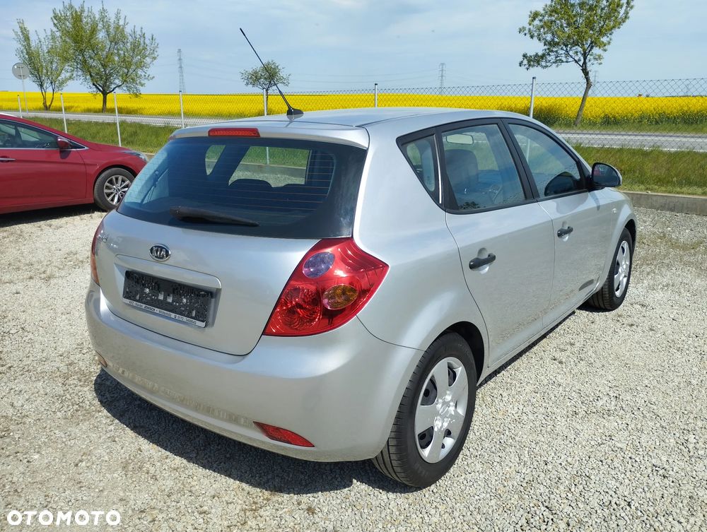 Kia Ceed 1.4 CVVT Attract - 6