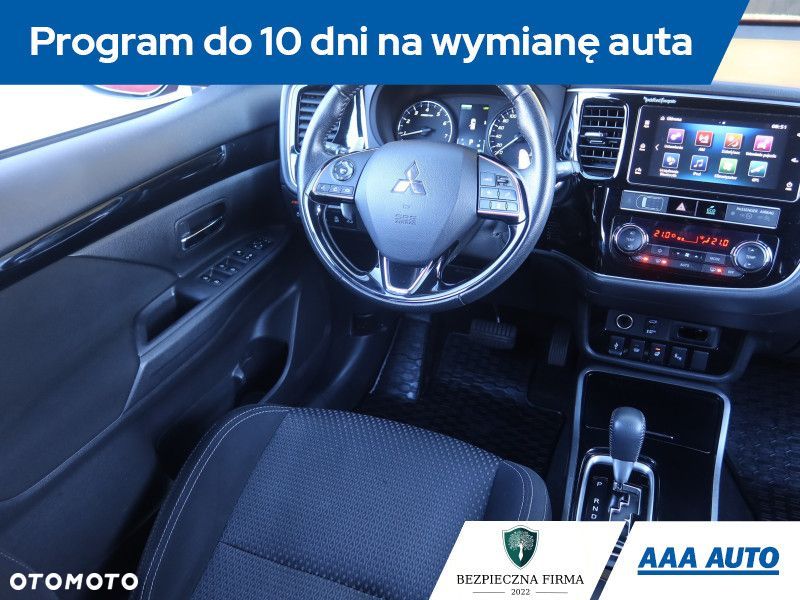 Mitsubishi Outlander - 8