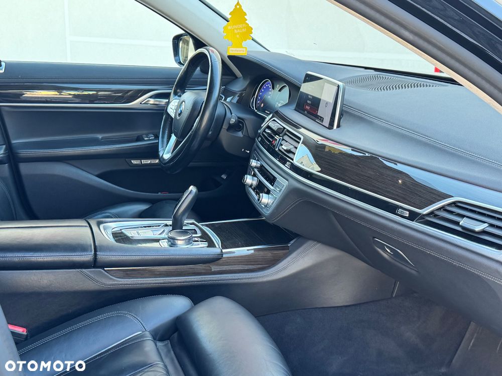 BMW Seria 7 730d xDrive - 23