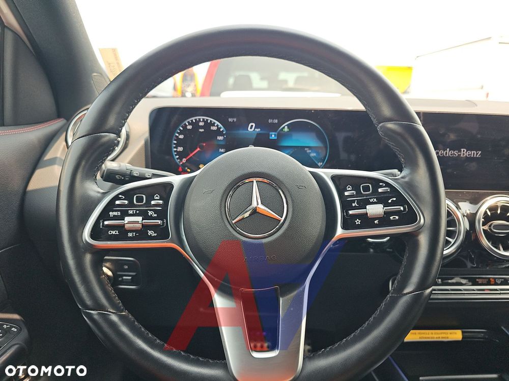 Mercedes-Benz GLA 250 4-Matic AMG Line - 11