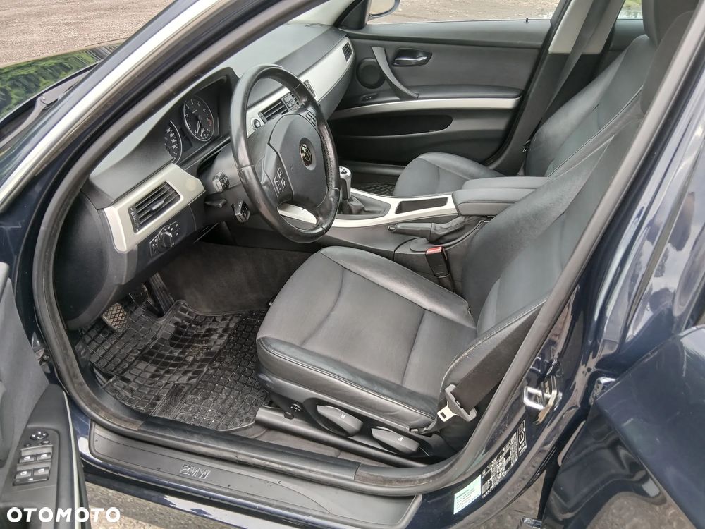 BMW Seria 3 325i - 13