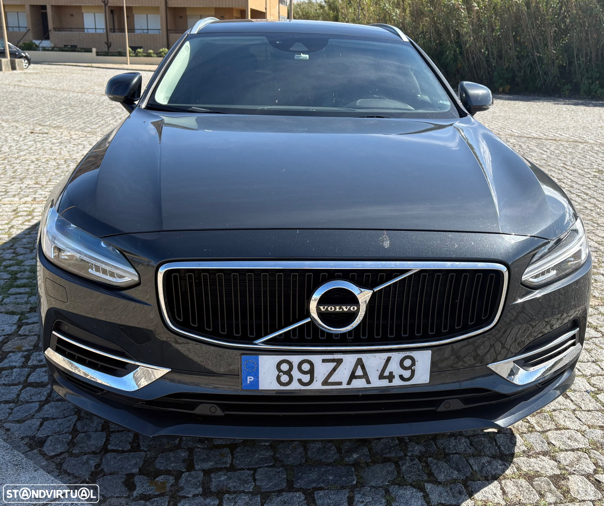 Volvo V90 2.0 T8 Momentum Plus AWD Geartronic - 3