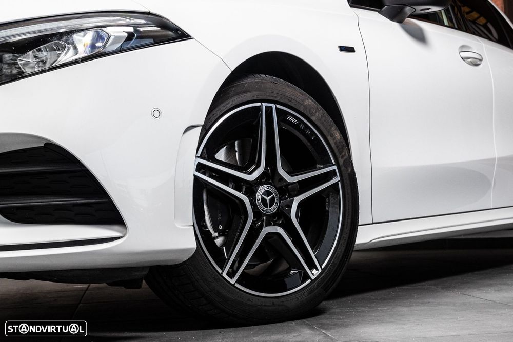 Mercedes-Benz A 250 e AMG Line - 9