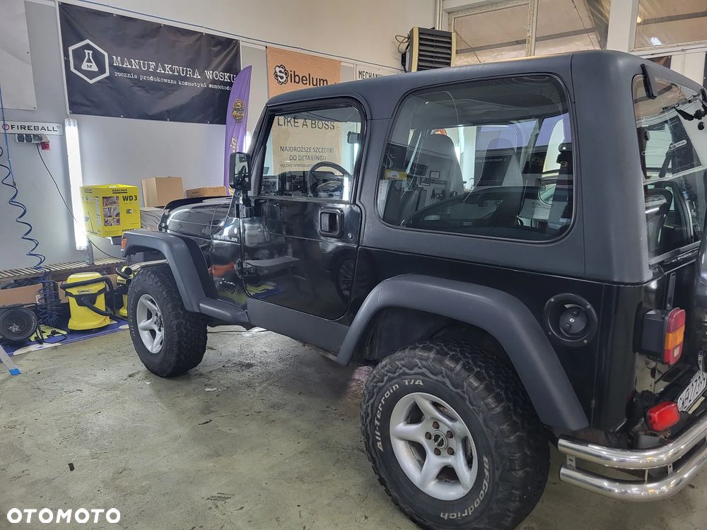 Jeep Wrangler - 4