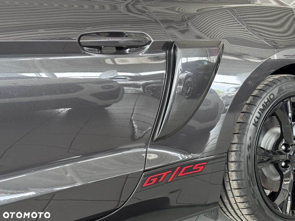 Ford Mustang - 8