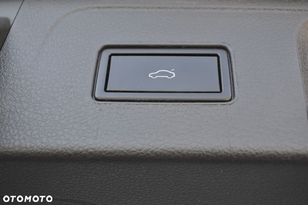 Volkswagen Passat Variant 2.0 TDI SCR DSG Highline - 21