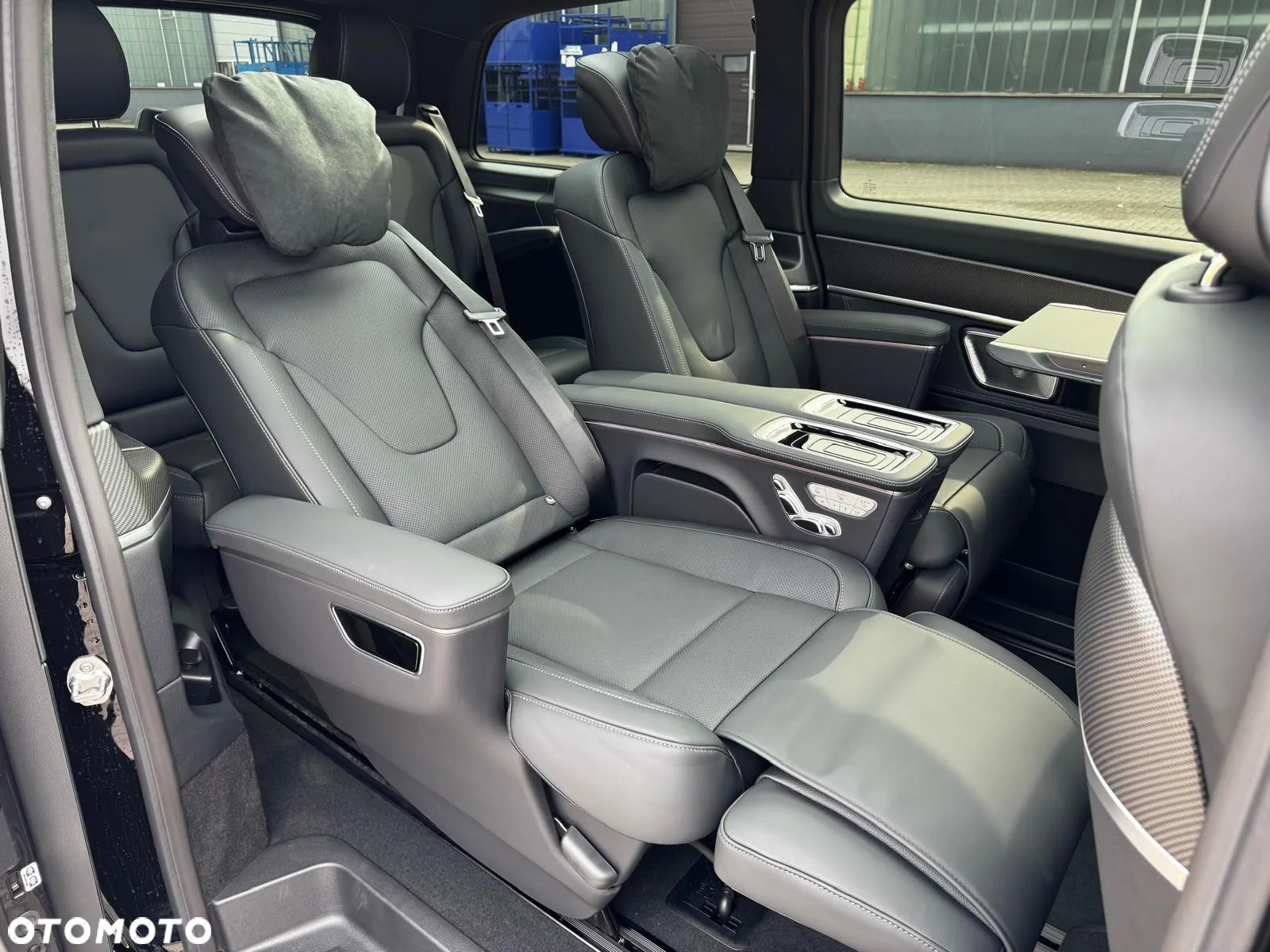 Mercedes-Benz Klasa V 300 d extralang 4Matic 9G-TRONIC Edition 2023 - 35