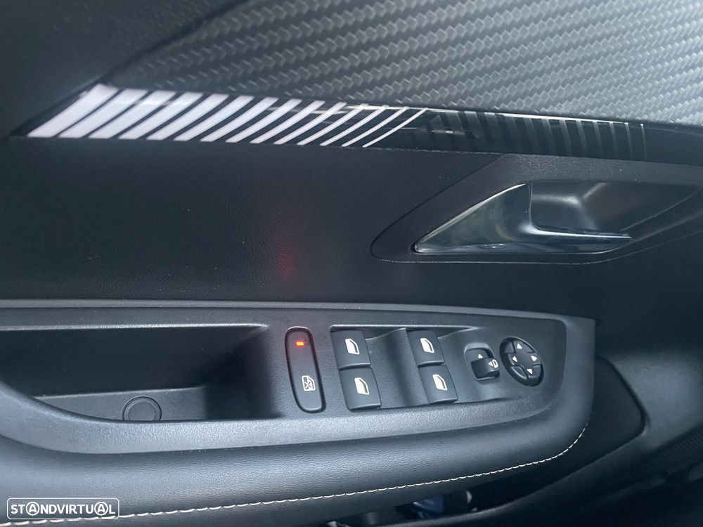 Peugeot 208 1.2 Hybrid Allure e-DCS6 - 6