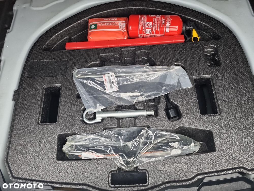 Toyota Corolla 1.5 Comfort - 23