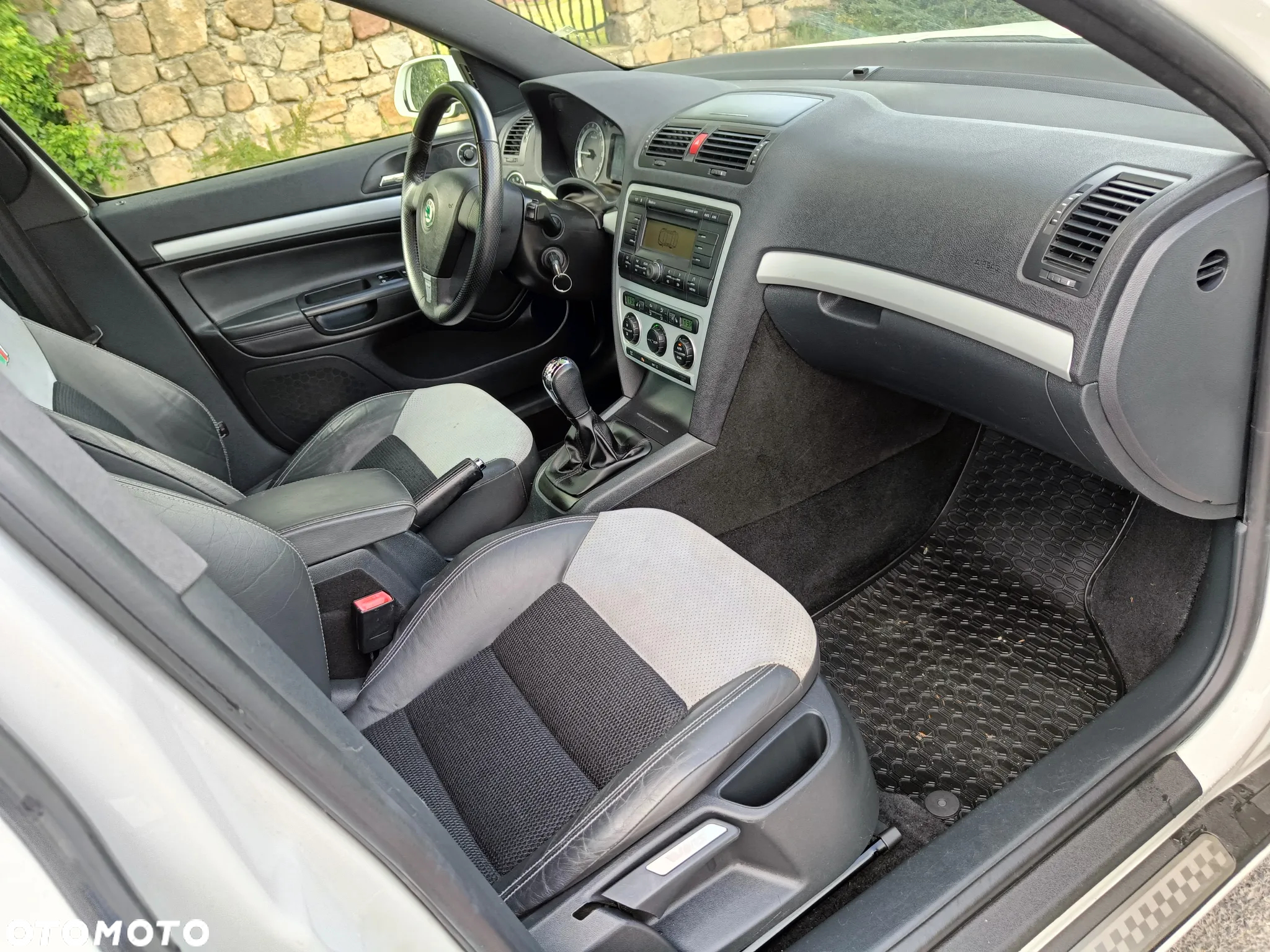 Skoda Octavia 2.0 TDI RS - 23
