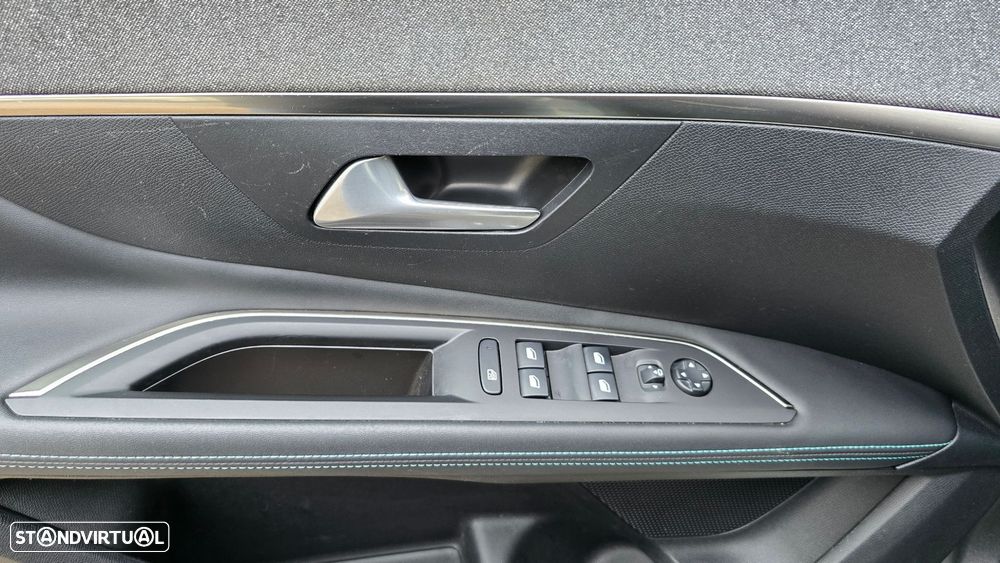 Peugeot 3008 1.5 BlueHDi Allure Pack EAT8 - 8