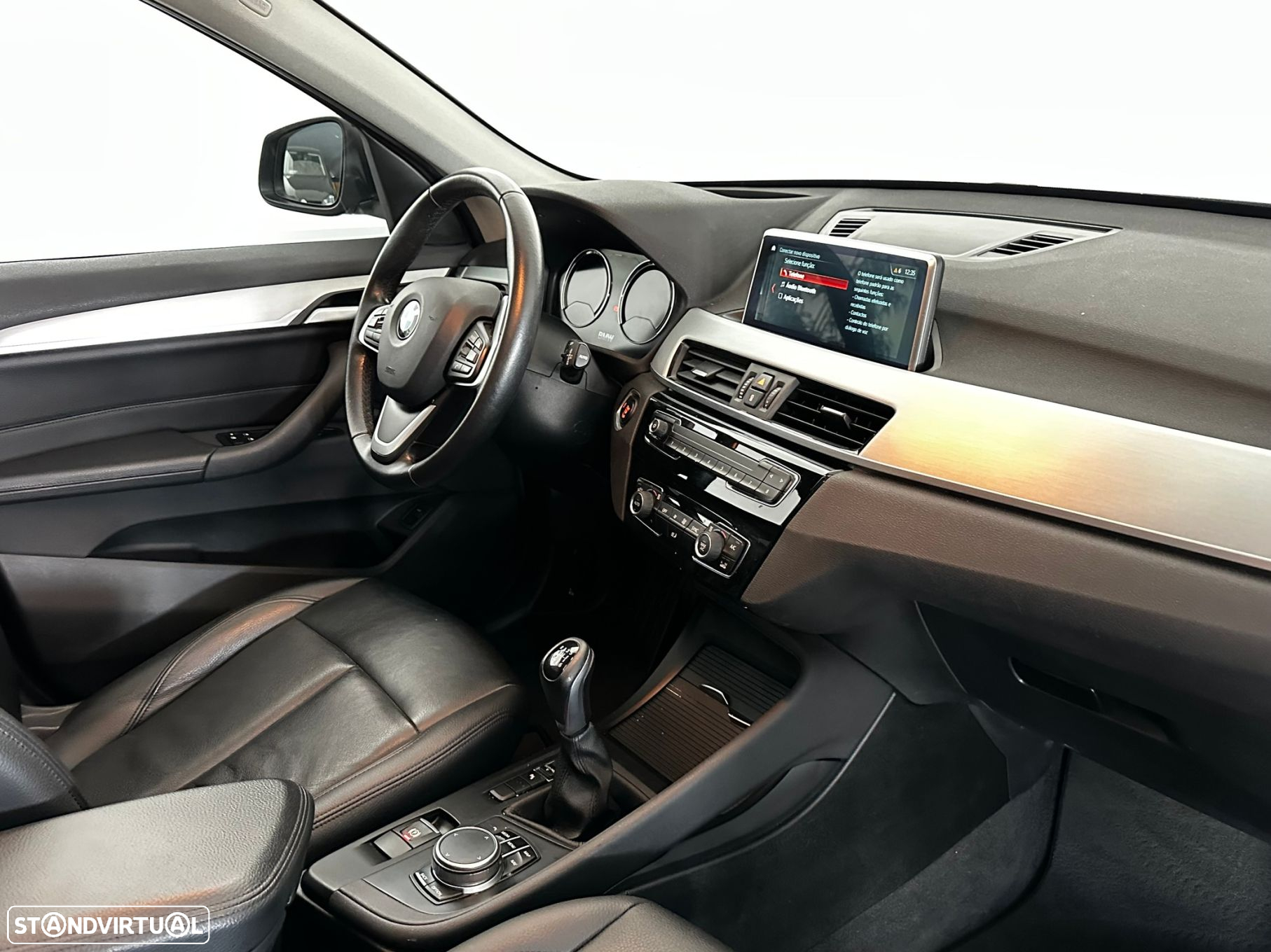 BMW X1 16 d sDrive Line xLine - 28